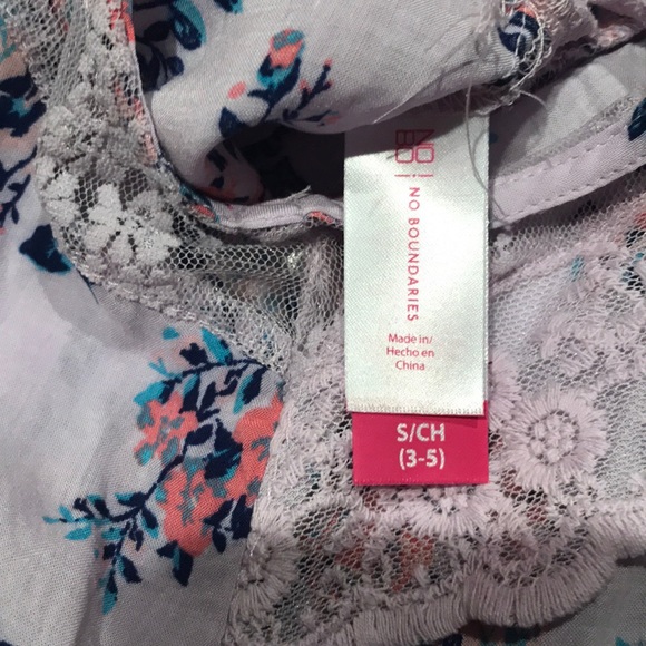 ⬇️ JUST REDUCED! ⬇️ Lavender Lace Top NWT!! 🌸 - Picture 6 of 6